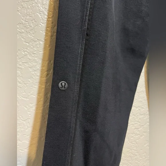Lululemon Light Strides Crop Black Size 4 - Picture 4 of 7
